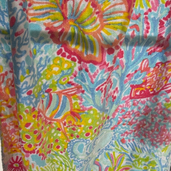 Lilly Pulitzer beach towel - Picture 3 of 3